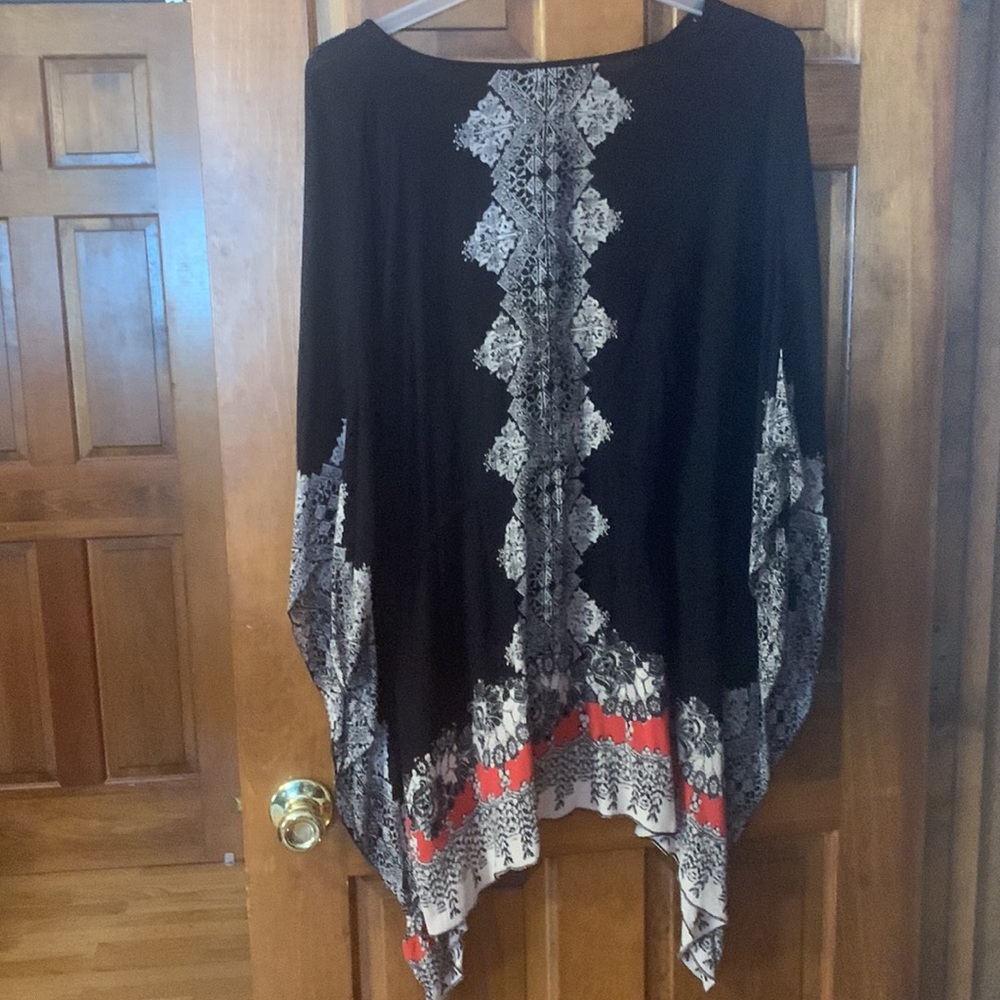 Forever 21 black and white tunic Bohemian print top - Picture 5 of 5